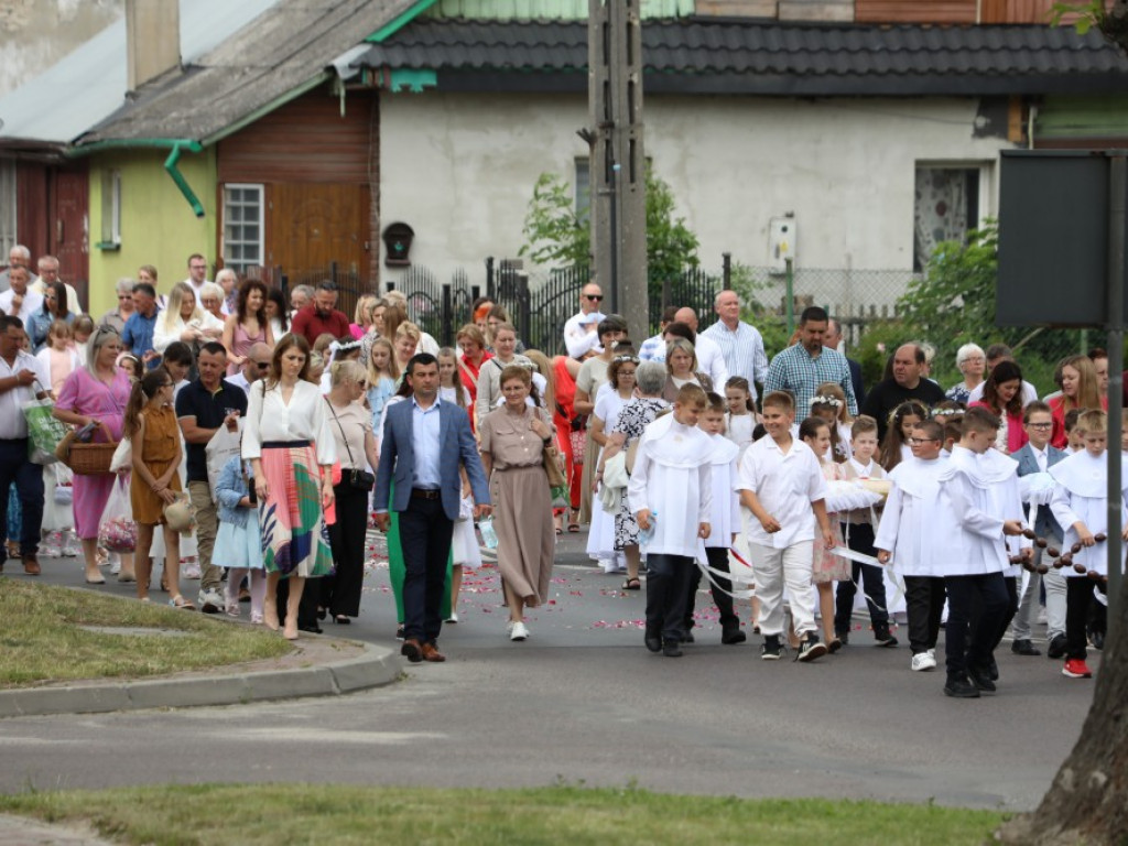 Hrubieszów: Procesja Bożego Ciała w parafiach św. Mikołaja i św. Stanisława Kostki [ZDJĘCIA]