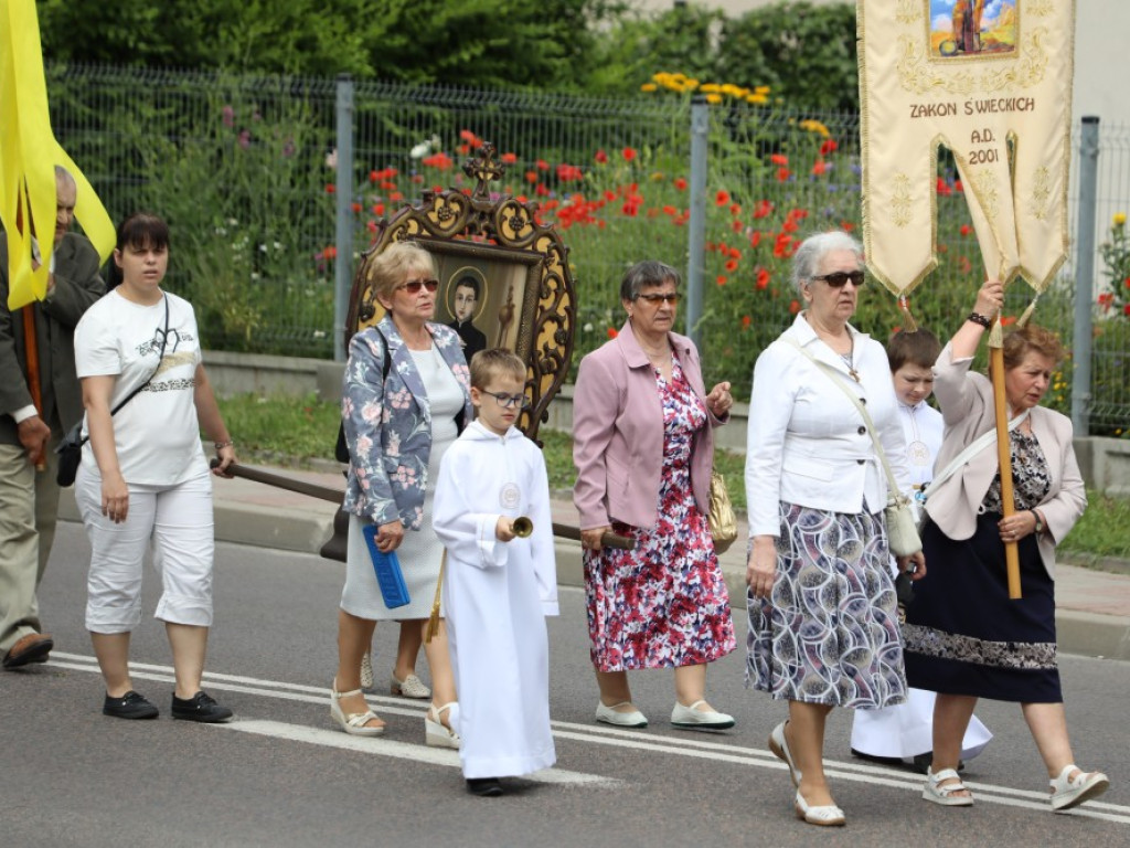 Hrubieszów: Procesja Bożego Ciała w parafiach św. Mikołaja i św. Stanisława Kostki [ZDJĘCIA]