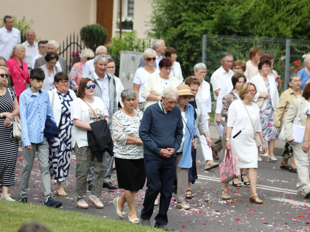 Hrubieszów: Procesja Bożego Ciała w parafiach św. Mikołaja i św. Stanisława Kostki [ZDJĘCIA]