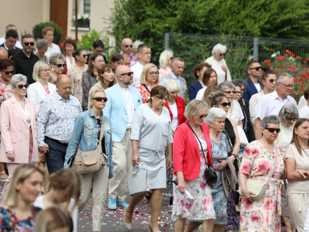 Hrubieszów: Procesja Bożego Ciała w parafiach św. Mikołaja i św. Stanisława Kostki [ZDJĘCIA]