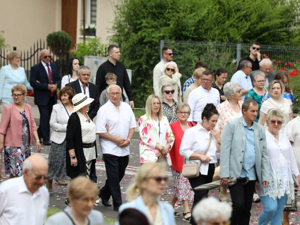 Hrubieszów: Procesja Bożego Ciała w parafiach św. Mikołaja i św. Stanisława Kostki [ZDJĘCIA]