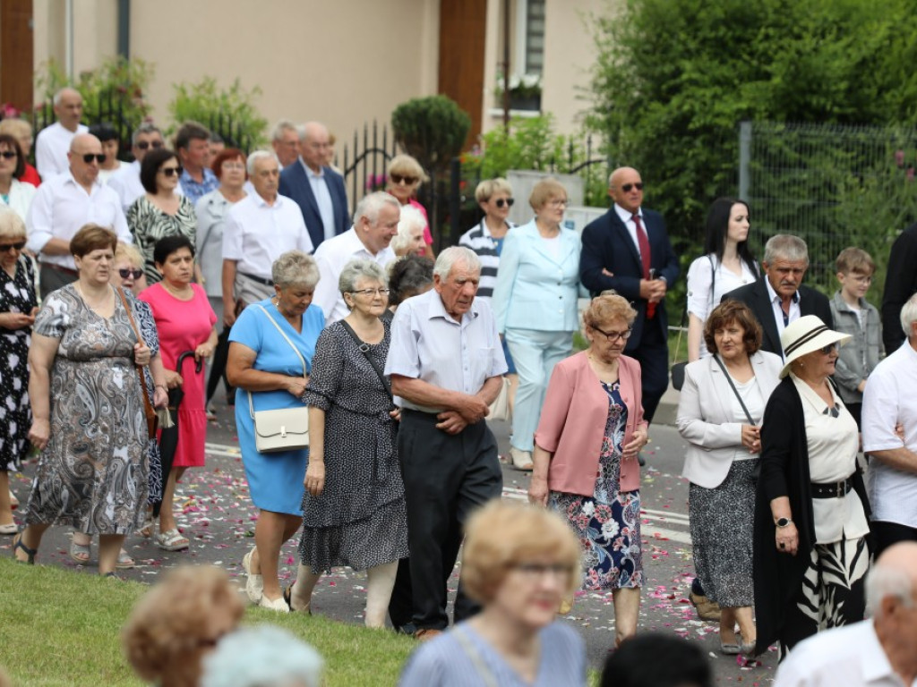 Hrubieszów: Procesja Bożego Ciała w parafiach św. Mikołaja i św. Stanisława Kostki [ZDJĘCIA]