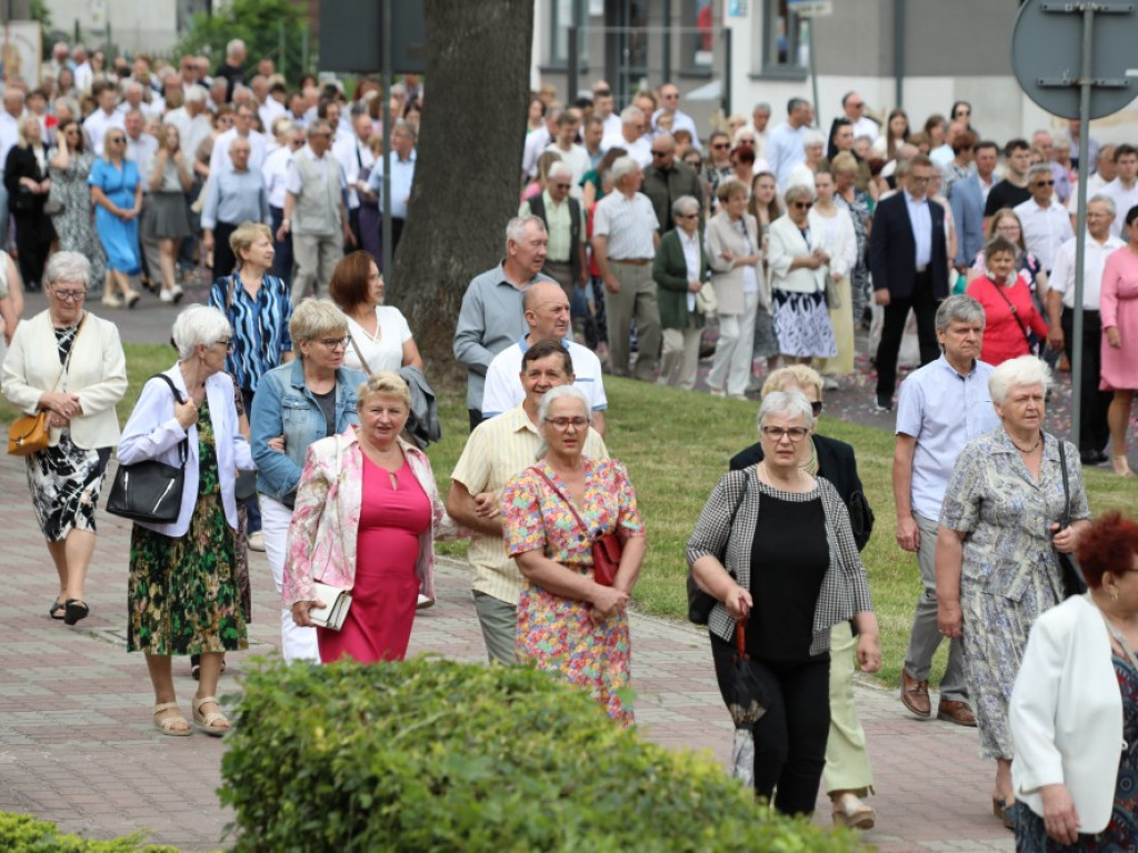 Hrubieszów: Procesja Bożego Ciała w parafiach św. Mikołaja i św. Stanisława Kostki [ZDJĘCIA]