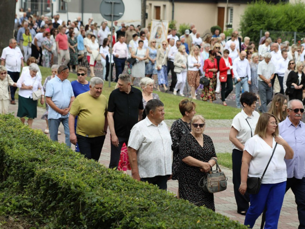 Hrubieszów: Procesja Bożego Ciała w parafiach św. Mikołaja i św. Stanisława Kostki [ZDJĘCIA]