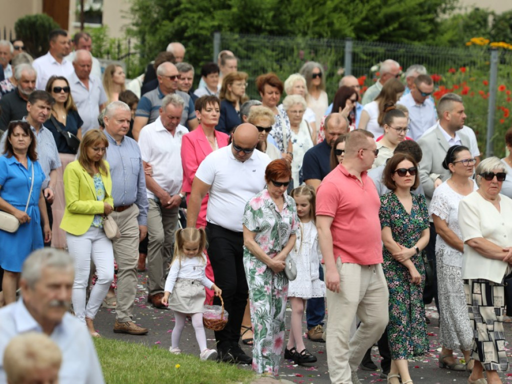 Hrubieszów: Procesja Bożego Ciała w parafiach św. Mikołaja i św. Stanisława Kostki [ZDJĘCIA]