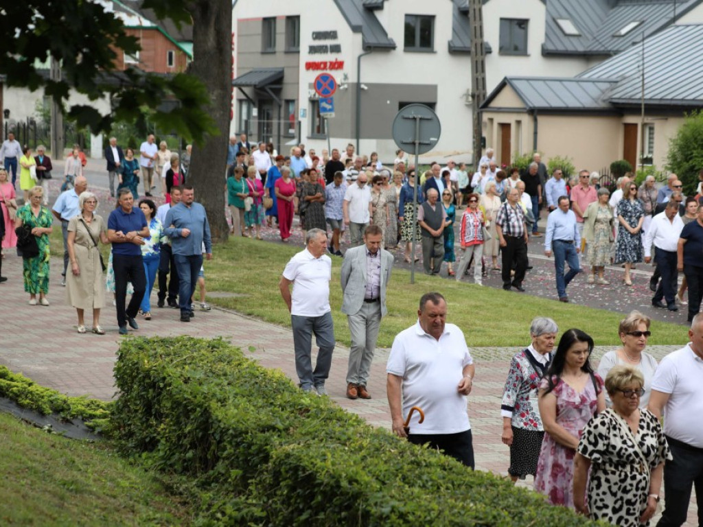 Hrubieszów: Procesja Bożego Ciała w parafiach św. Mikołaja i św. Stanisława Kostki [ZDJĘCIA]