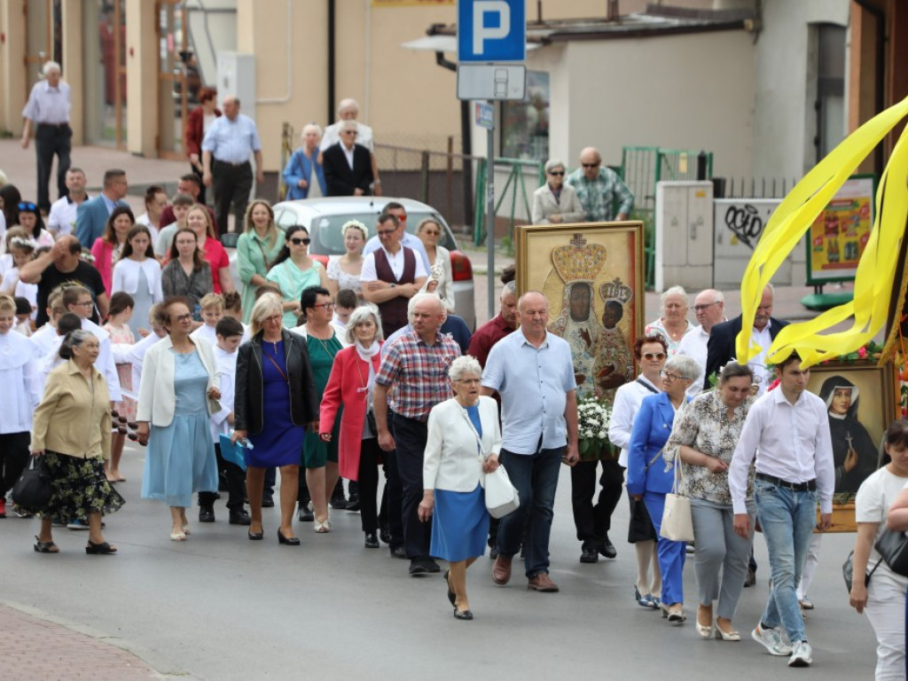 Hrubieszów: Procesja Bożego Ciała w parafiach św. Mikołaja i św. Stanisława Kostki [ZDJĘCIA]