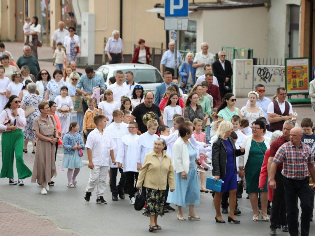 Hrubieszów: Procesja Bożego Ciała w parafiach św. Mikołaja i św. Stanisława Kostki [ZDJĘCIA]