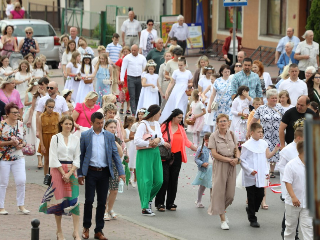 Hrubieszów: Procesja Bożego Ciała w parafiach św. Mikołaja i św. Stanisława Kostki [ZDJĘCIA]