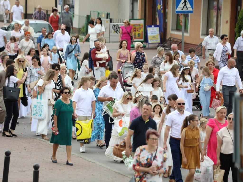 Hrubieszów: Procesja Bożego Ciała w parafiach św. Mikołaja i św. Stanisława Kostki [ZDJĘCIA]