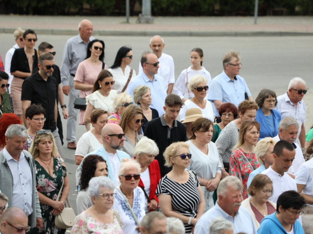 Hrubieszów: Procesja Bożego Ciała w parafiach św. Mikołaja i św. Stanisława Kostki [ZDJĘCIA]