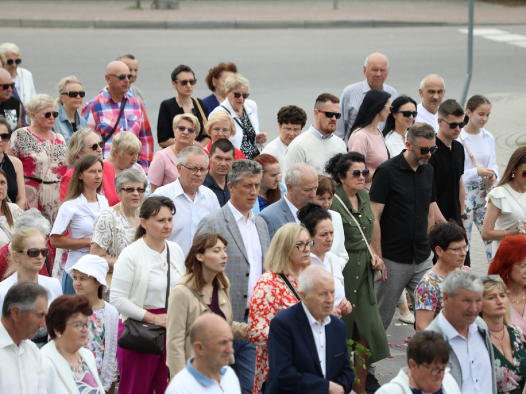 Hrubieszów: Procesja Bożego Ciała w parafiach św. Mikołaja i św. Stanisława Kostki [ZDJĘCIA]