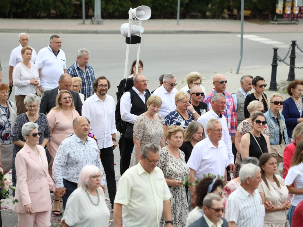 Hrubieszów: Procesja Bożego Ciała w parafiach św. Mikołaja i św. Stanisława Kostki [ZDJĘCIA]