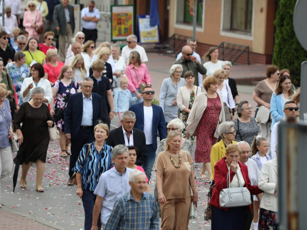 Hrubieszów: Procesja Bożego Ciała w parafiach św. Mikołaja i św. Stanisława Kostki [ZDJĘCIA]