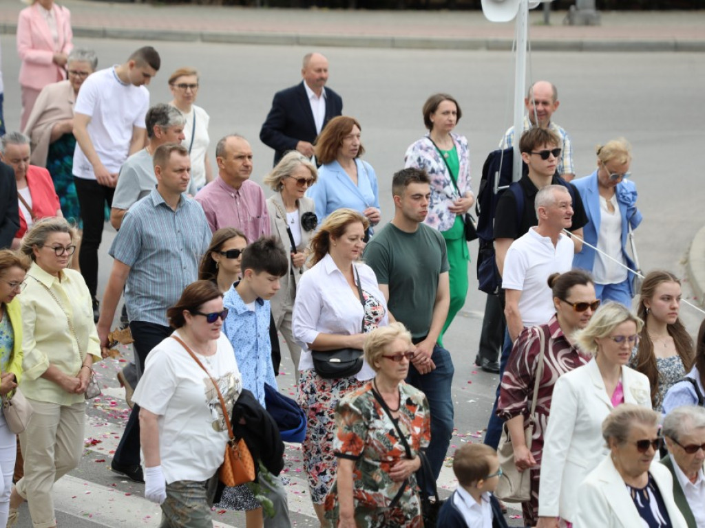 Hrubieszów: Procesja Bożego Ciała w parafiach św. Mikołaja i św. Stanisława Kostki [ZDJĘCIA]
