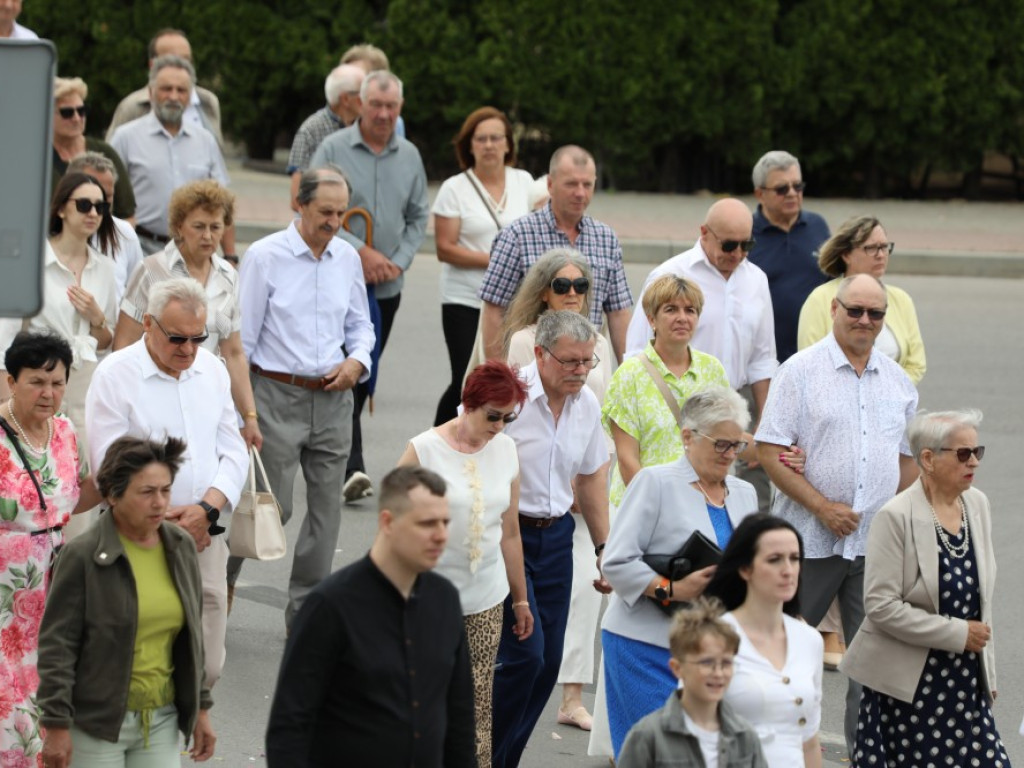 Hrubieszów: Procesja Bożego Ciała w parafiach św. Mikołaja i św. Stanisława Kostki [ZDJĘCIA]