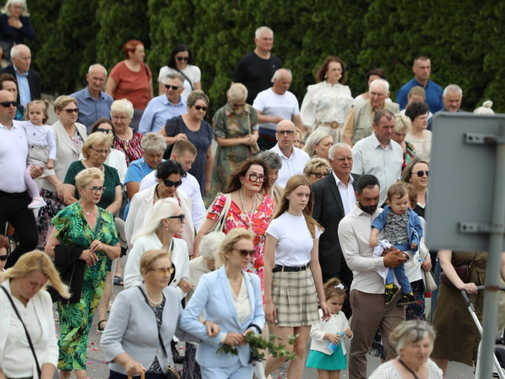 Hrubieszów: Procesja Bożego Ciała w parafiach św. Mikołaja i św. Stanisława Kostki [ZDJĘCIA]