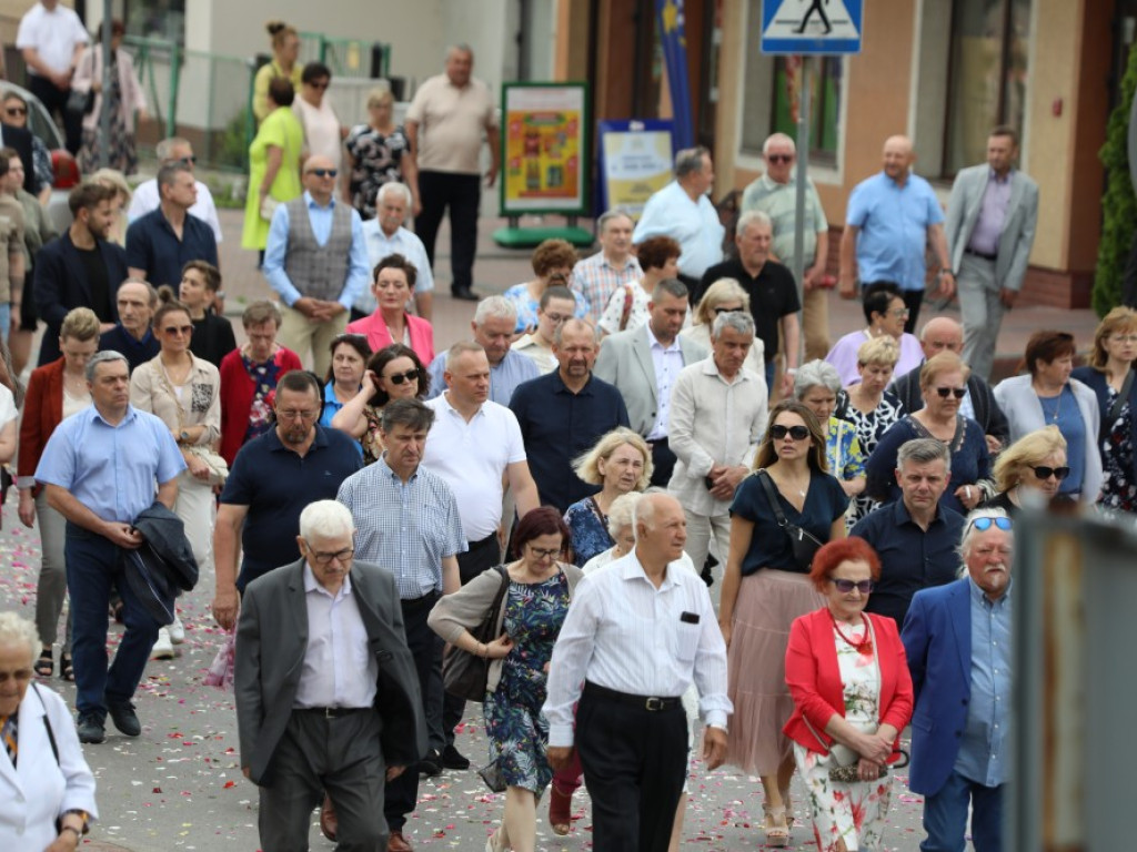 Hrubieszów: Procesja Bożego Ciała w parafiach św. Mikołaja i św. Stanisława Kostki [ZDJĘCIA]