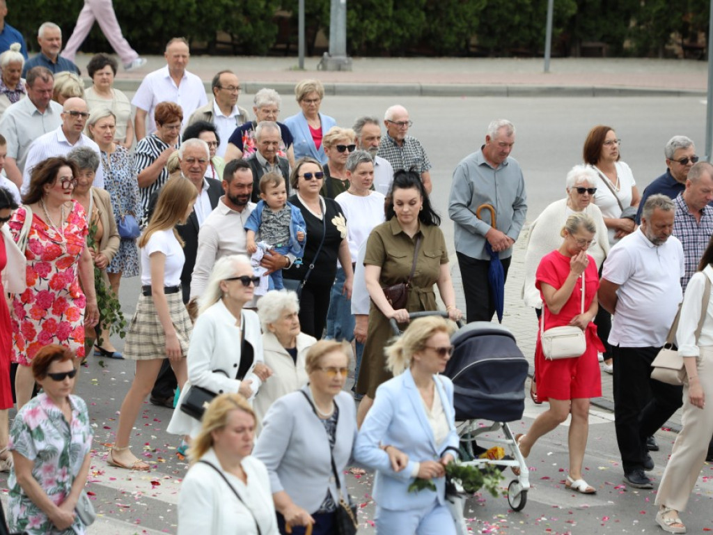 Hrubieszów: Procesja Bożego Ciała w parafiach św. Mikołaja i św. Stanisława Kostki [ZDJĘCIA]