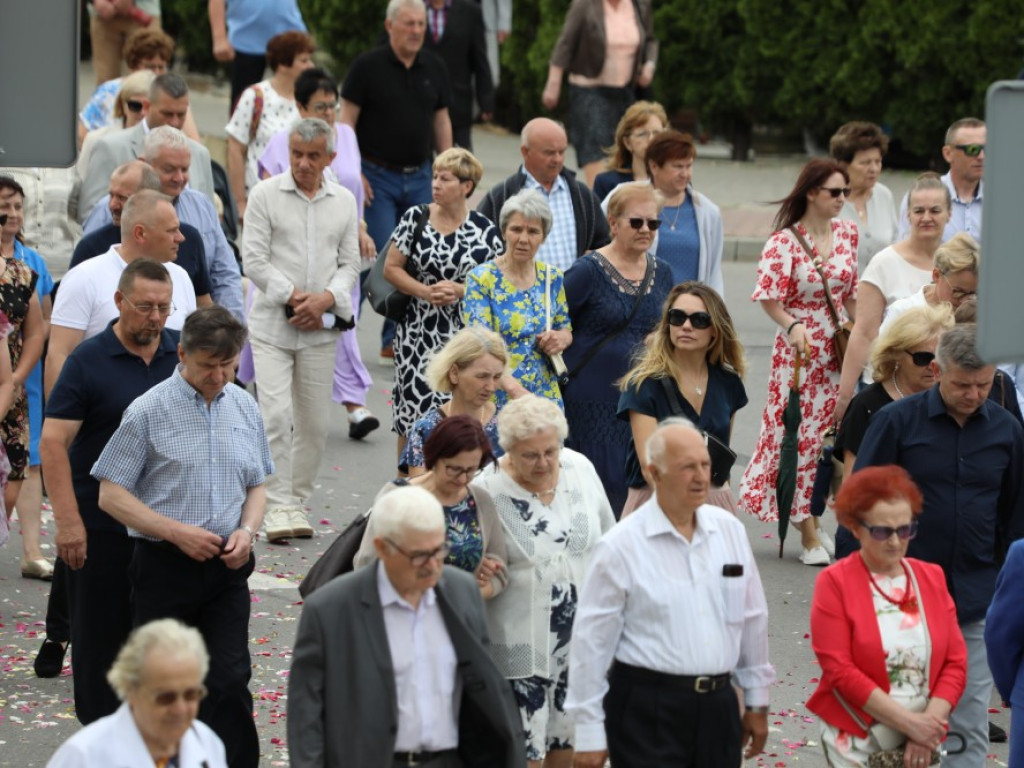 Hrubieszów: Procesja Bożego Ciała w parafiach św. Mikołaja i św. Stanisława Kostki [ZDJĘCIA]