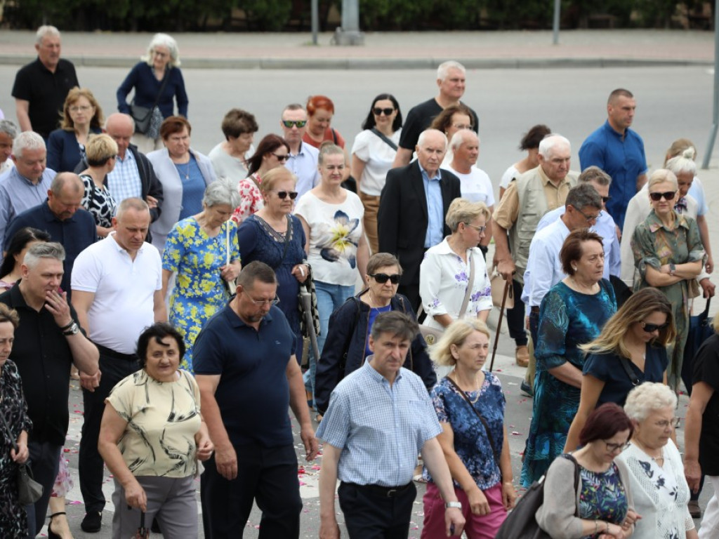 Hrubieszów: Procesja Bożego Ciała w parafiach św. Mikołaja i św. Stanisława Kostki [ZDJĘCIA]