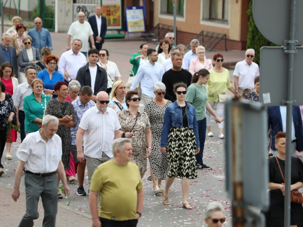 Hrubieszów: Procesja Bożego Ciała w parafiach św. Mikołaja i św. Stanisława Kostki [ZDJĘCIA]