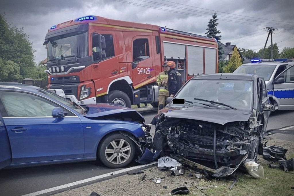 Wypadek 4 pojazdów w Rogóźnie
