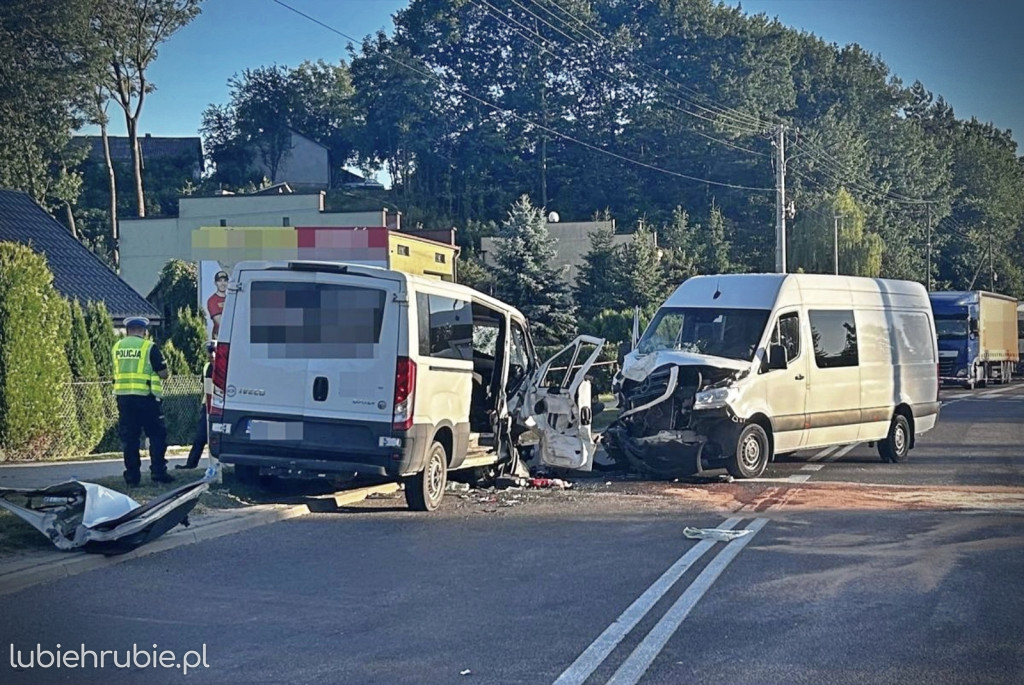 Zderzenie dwóch busów w Izbicy