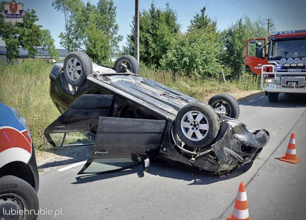 Uderzyła w przepust i dachowała