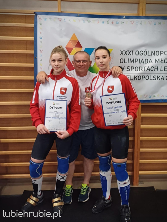 Wiktoria Krupińska z medalem OOM