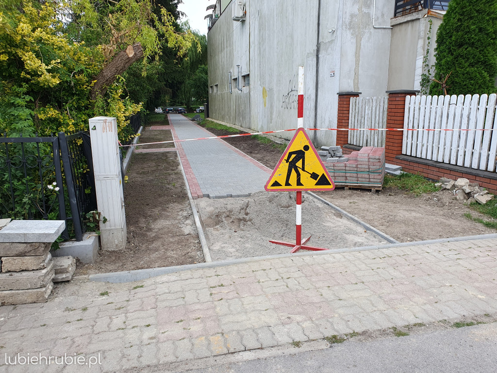 Chodnik na ukończeniu