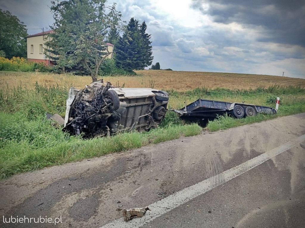 Wypadek na DK-17 w Zakręciu