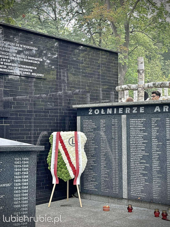 Harcerze uczcili powstańców w Warszawie