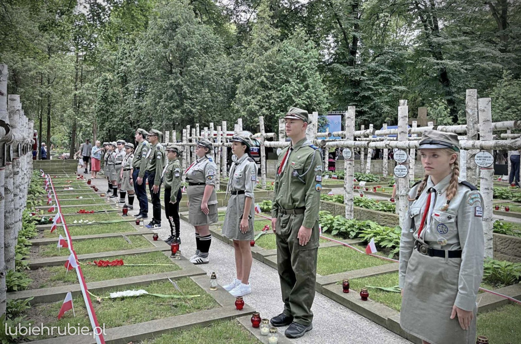 Harcerze uczcili powstańców w Warszawie