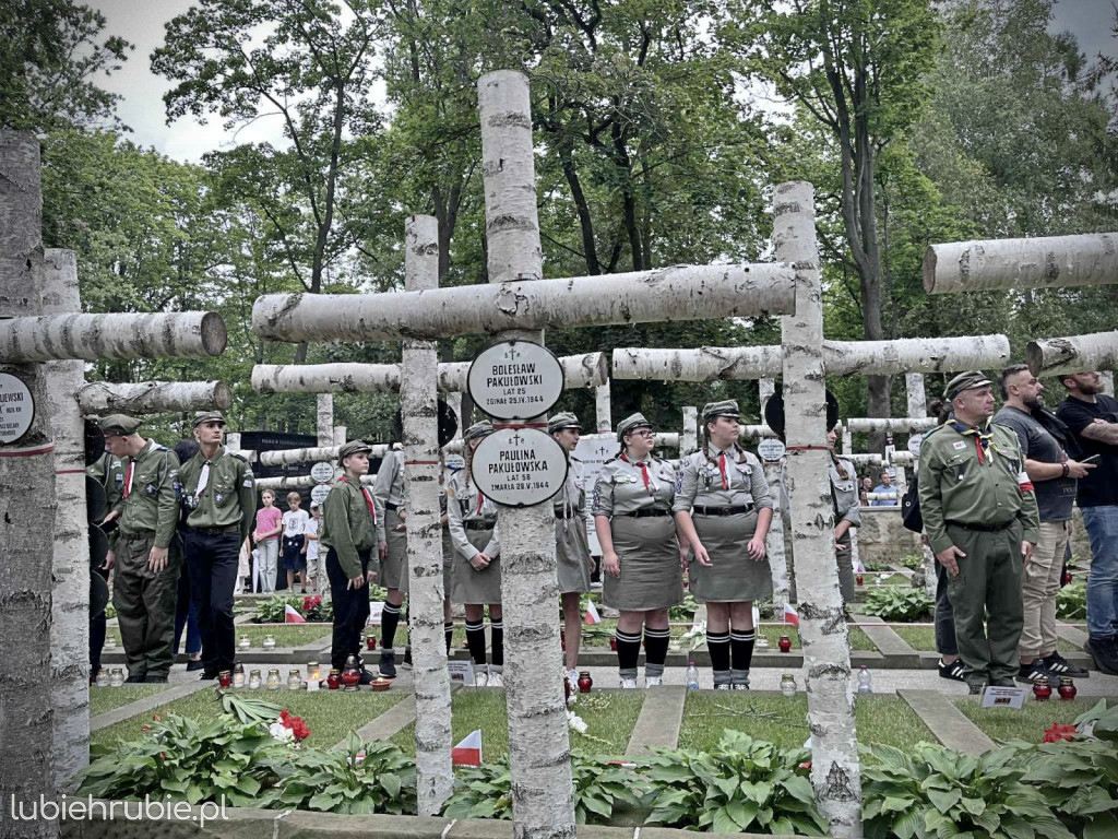 Harcerze uczcili powstańców w Warszawie