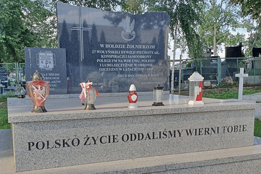 Pomnik w hołdzie żołnierzom 27WDPAK