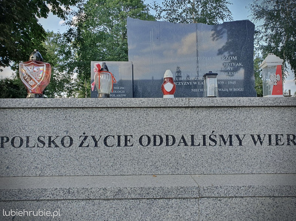 Pomnik w hołdzie żołnierzom 27WDPAK