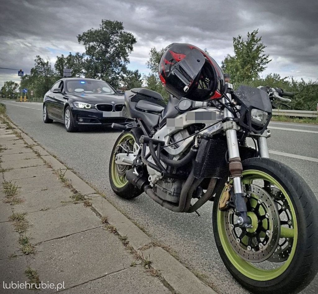 Brawurowa jazda motocyklisty