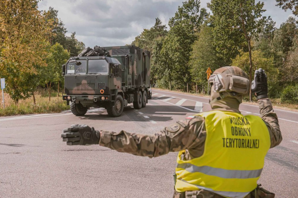 Wzmożony ruch wojsk na drogach