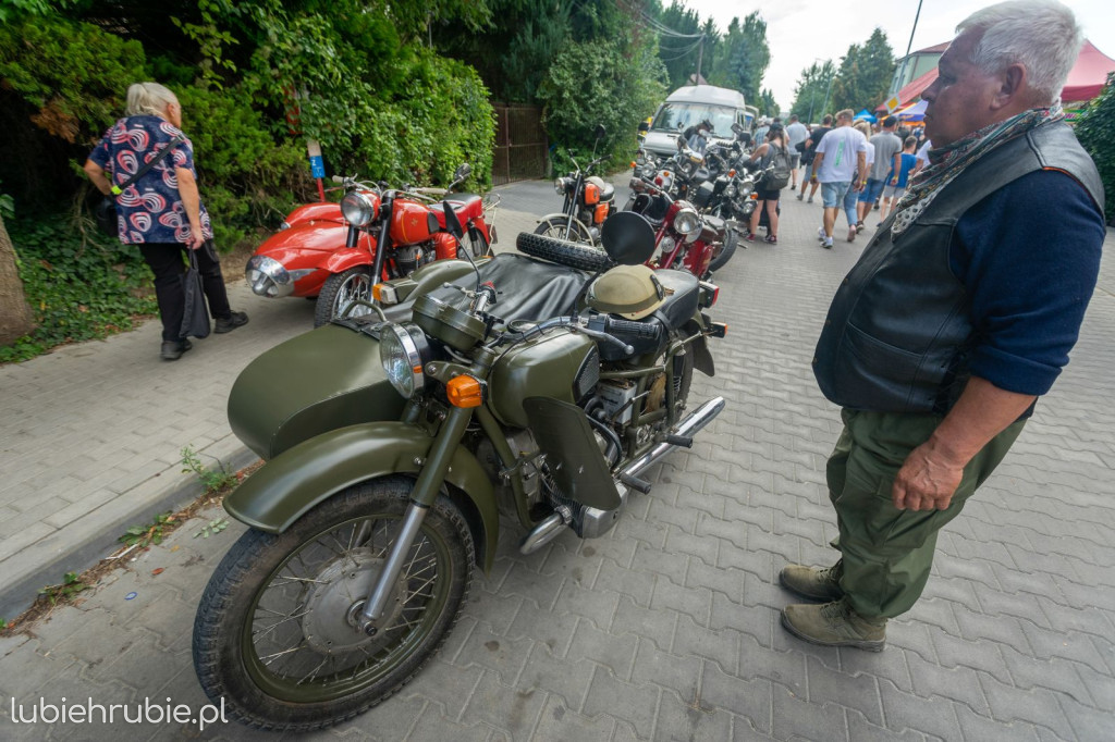 Maluchy, Syrenki i Warszawy na ulicach Zamościa