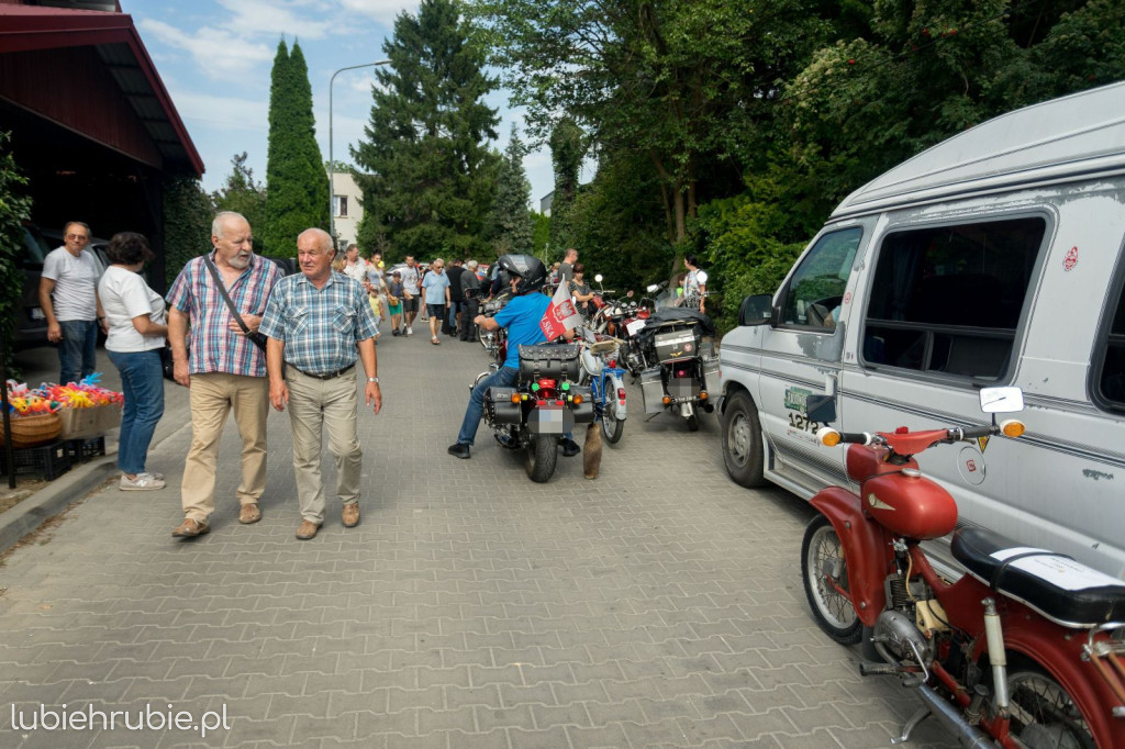 Maluchy, Syrenki i Warszawy na ulicach Zamościa