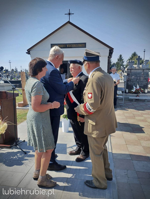 Uroczystości patriotyczne w Trzeszczanach