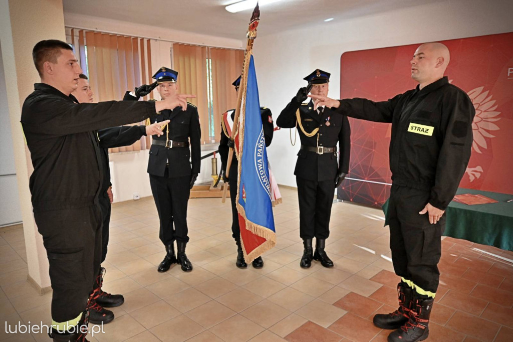 Uroczyste ślubowanie strażaków