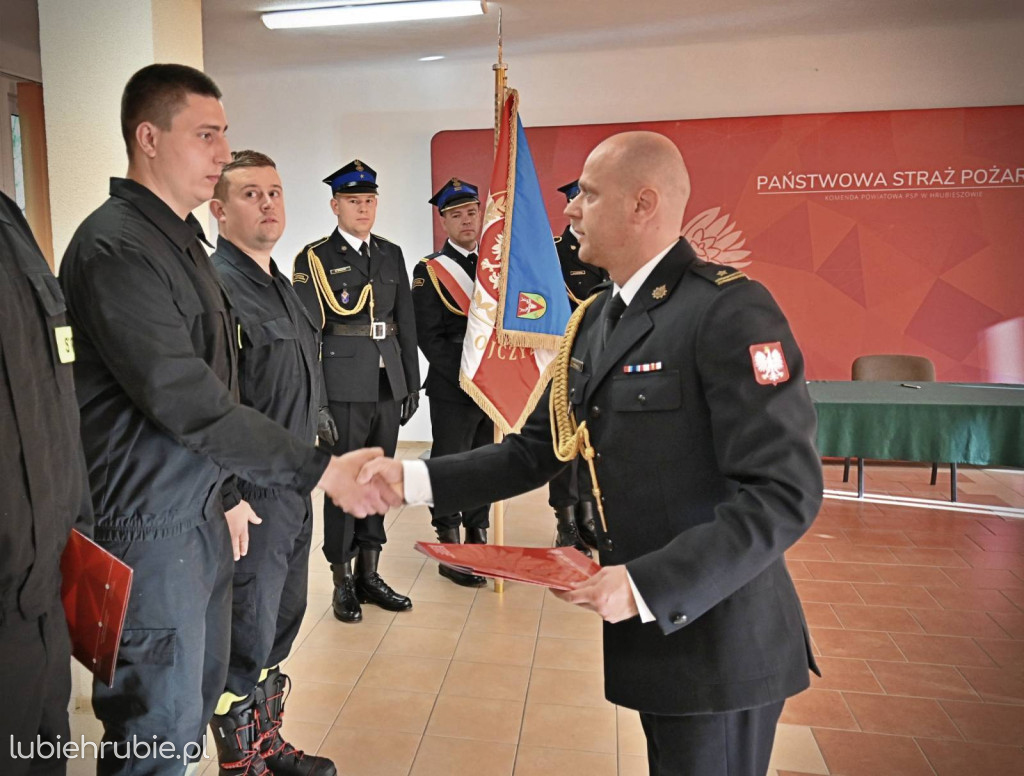 Uroczyste ślubowanie strażaków