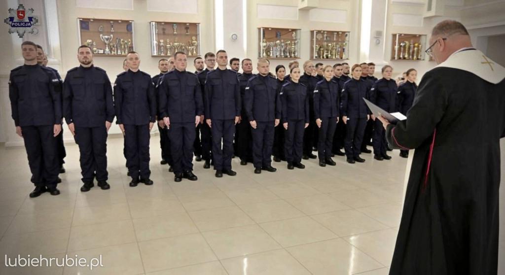 Ślubowanie nowych policjantów