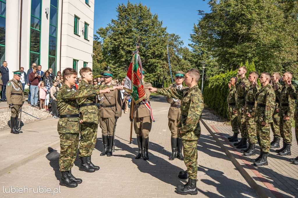 Ślubowanie nowo przyjętych funkcjonariuszy SG