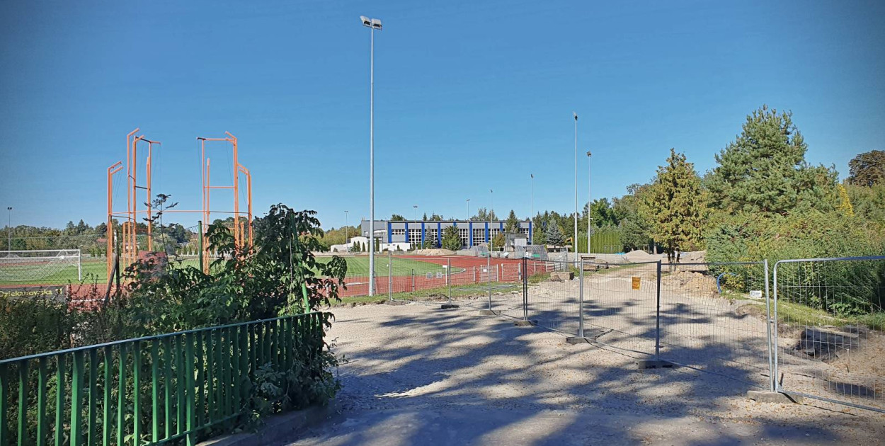 Hrubieszów: Prace przy rozbudowie HOSiR