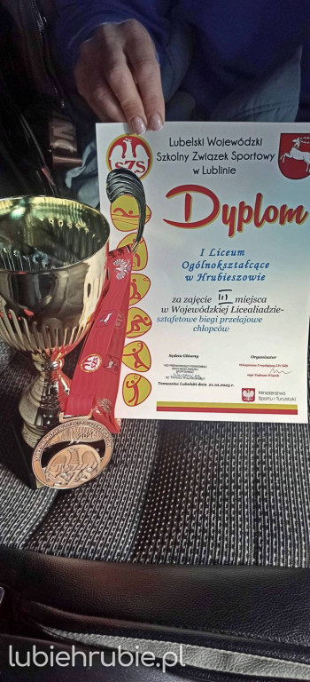 Staszic na podium w sztafecie przełajowej