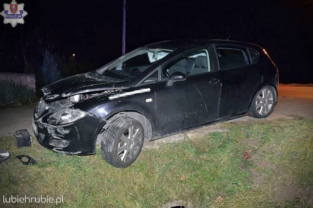 19-latek uderzył Seatem w przepust i dachował
