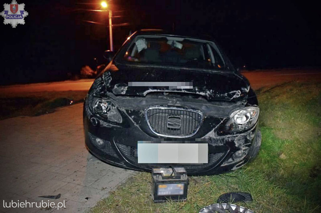 19-latek uderzył Seatem w przepust i dachował